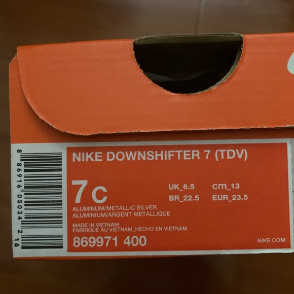 Nike toddler running sneakers - Picture 5 of 6